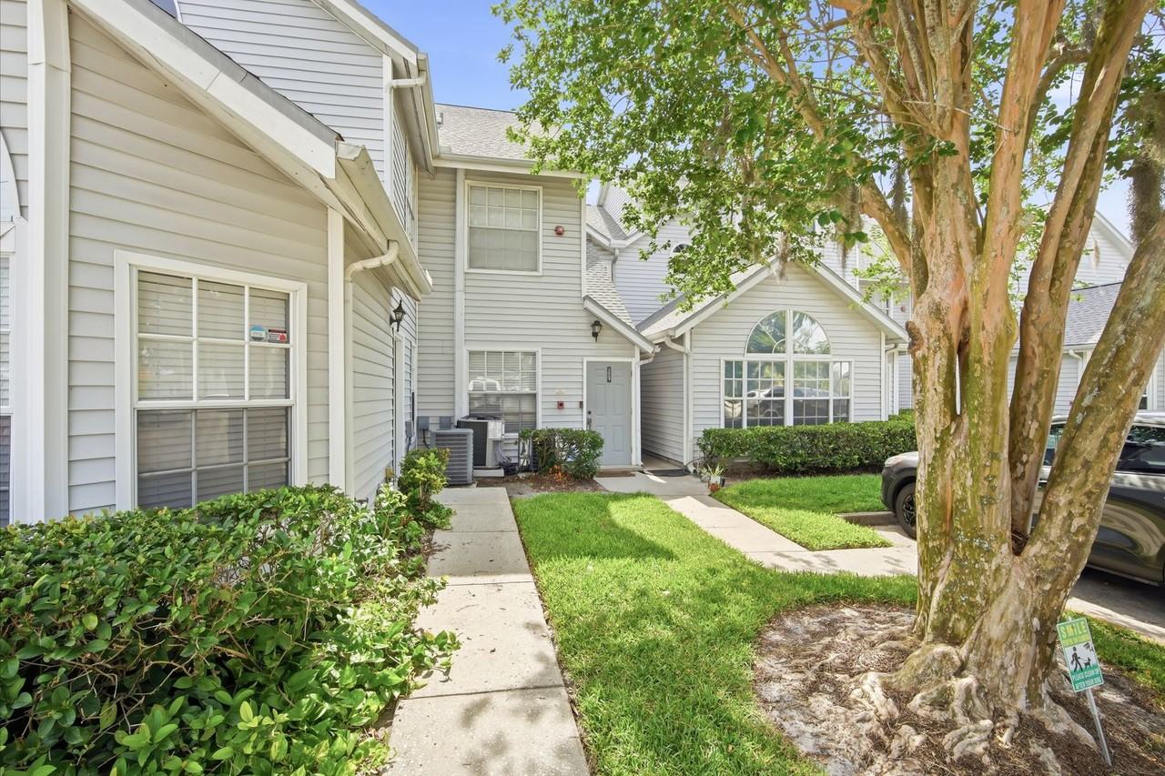 12287 Armenia Gables Cir