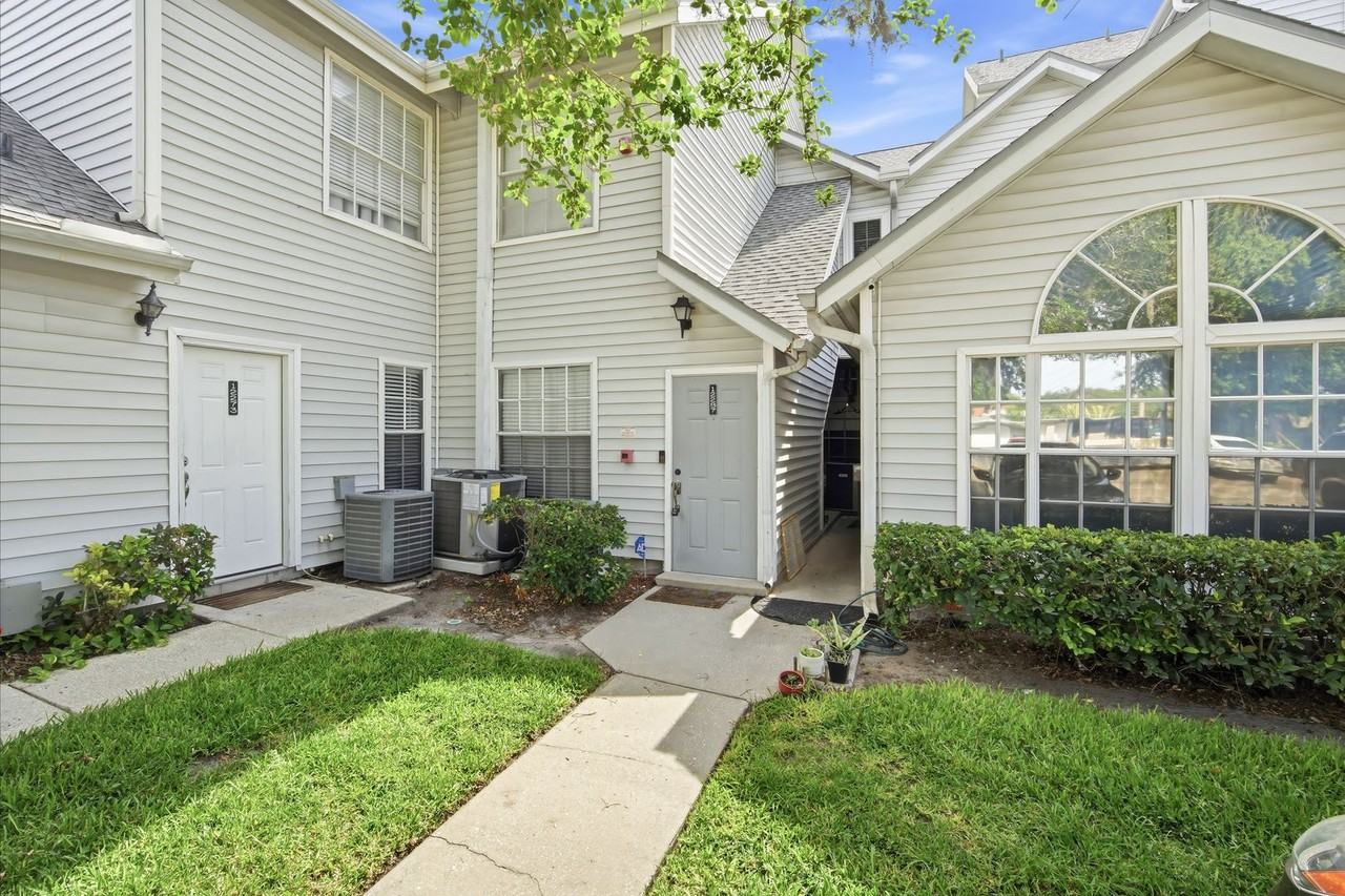 12287 Armenia Gables Cir - Photo 3 of 28
