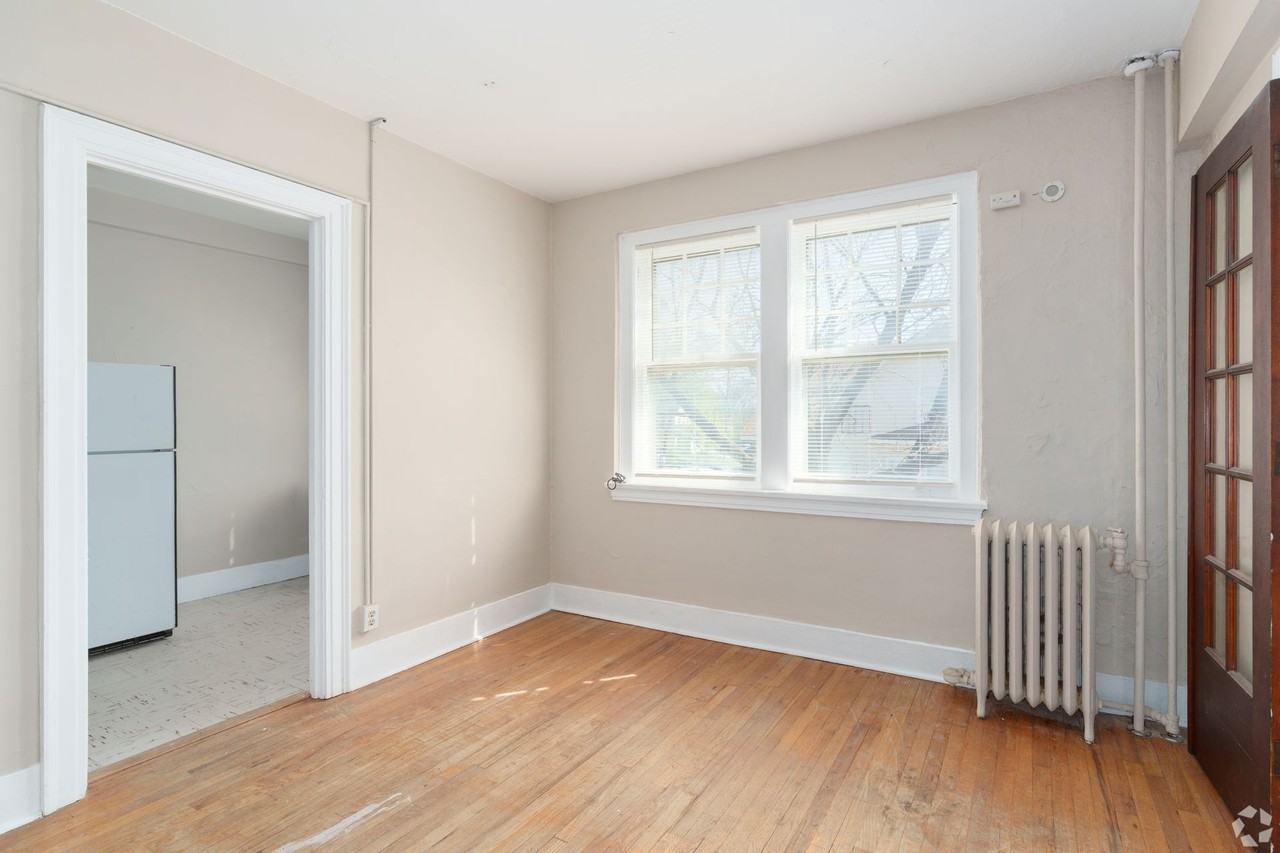 Rollins Apartments - Photo 4 of 10