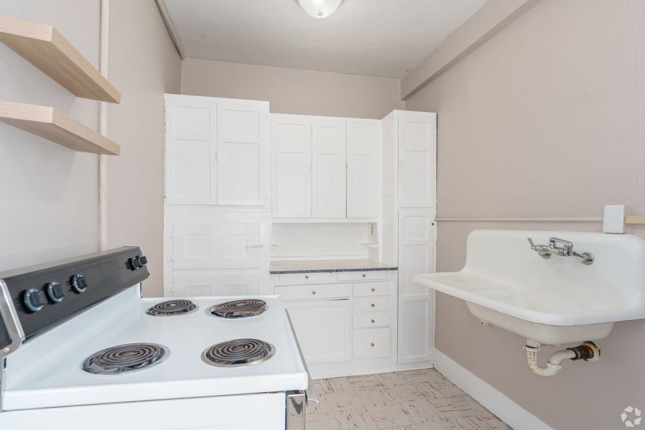 Rollins Apartments - Photo 5 of 10