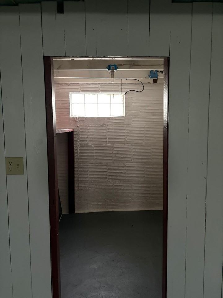 781 Saxon Ave - Photo 2 of 12