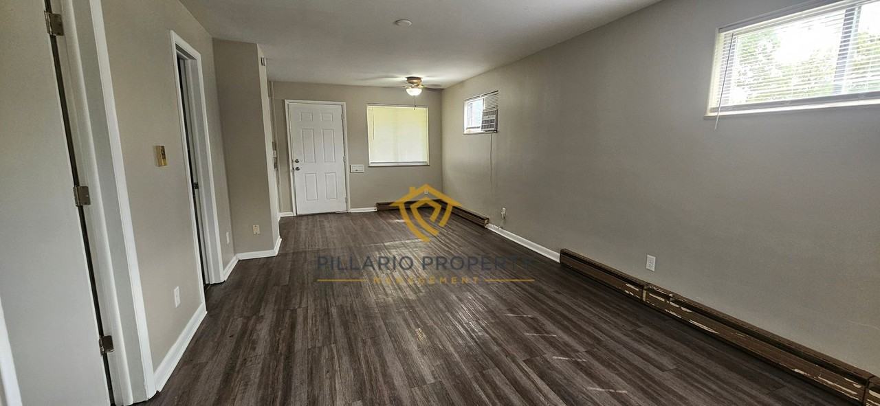 1424 Campbell Ave - Photo 2 of 13