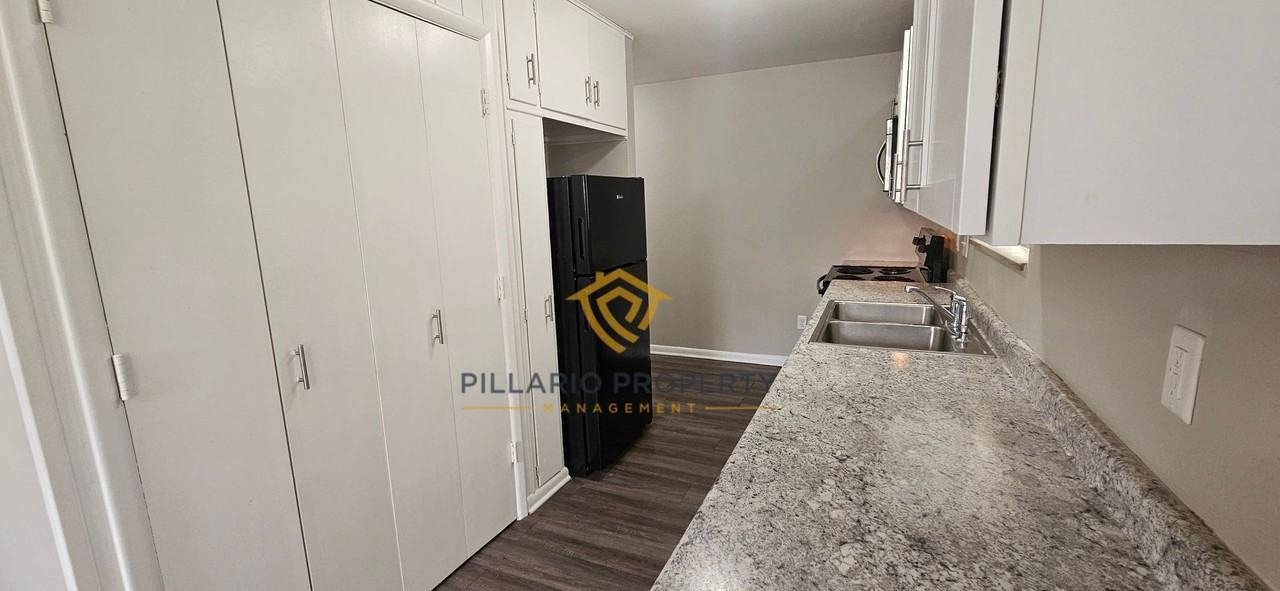 1424 Campbell Ave - Photo 4 of 13