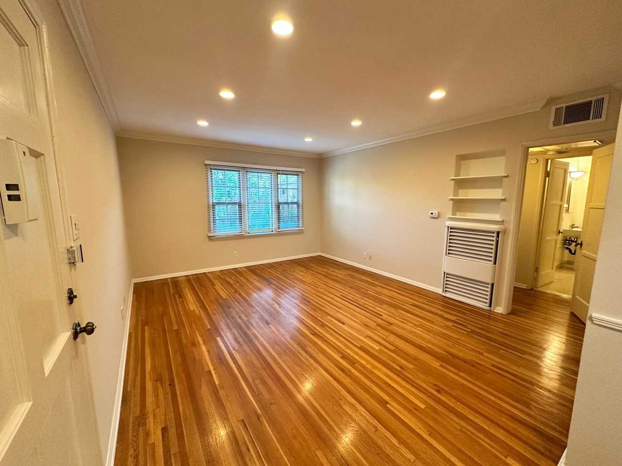 15127-37 Dickens St. - Photo 3 of 18