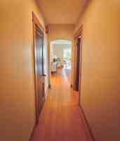 featured image of 1414 W Farragut Ave