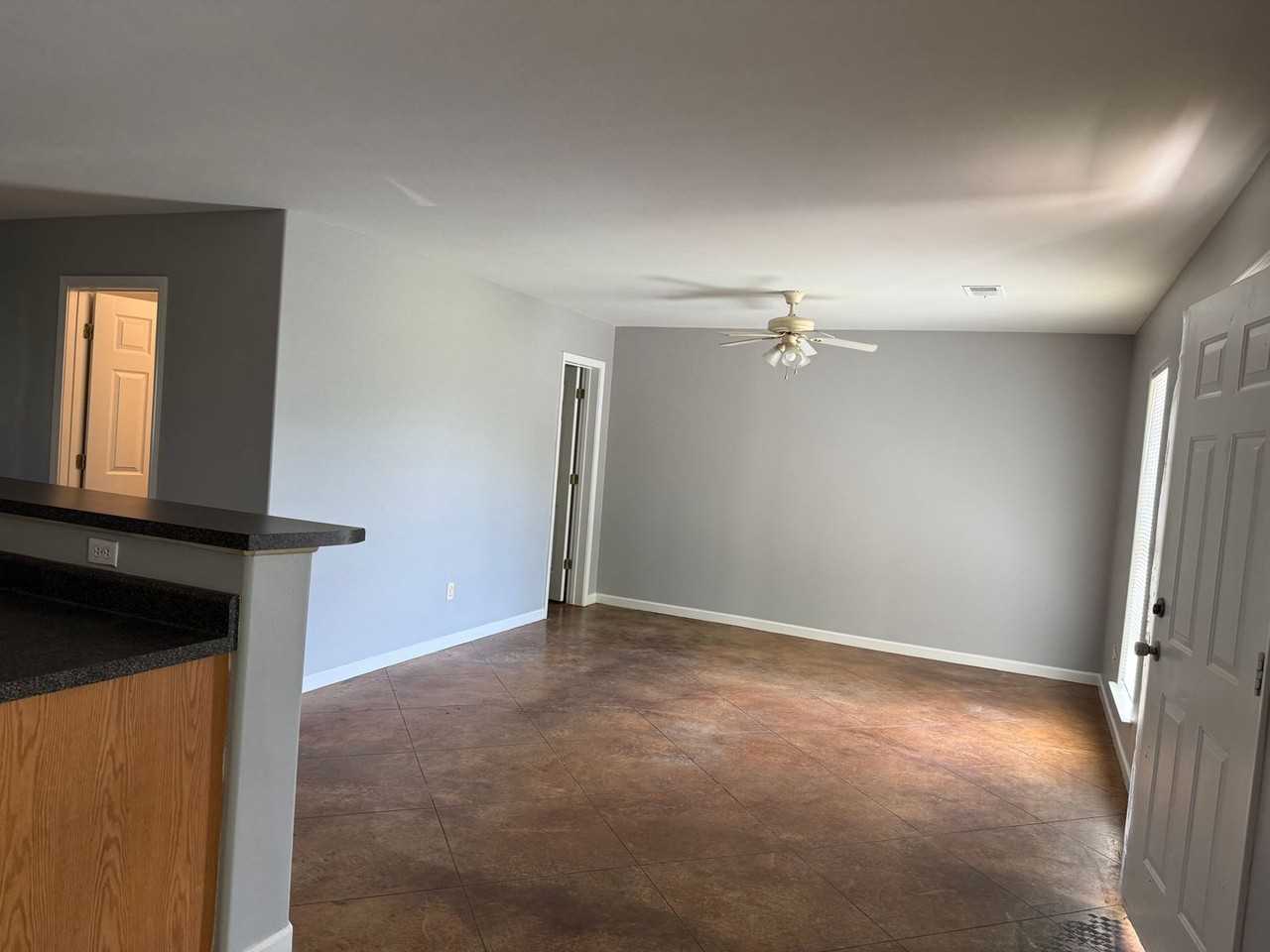 410A Bruce St - Photo 3 of 8
