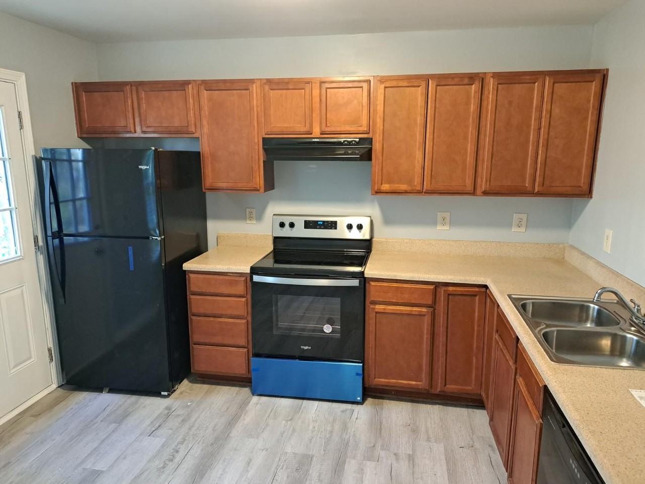 4220 Kaplan Dr - Photo 2 of 9