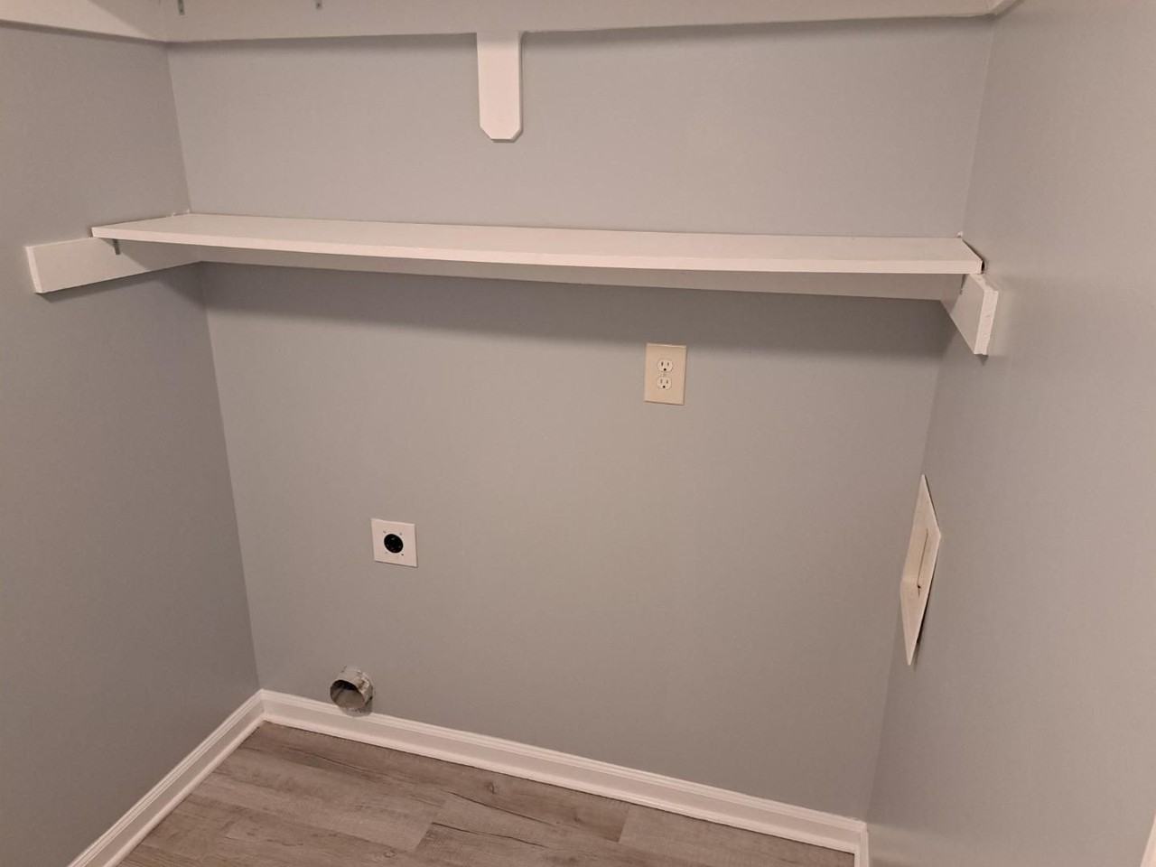 4220 Kaplan Dr - Photo 6 of 9