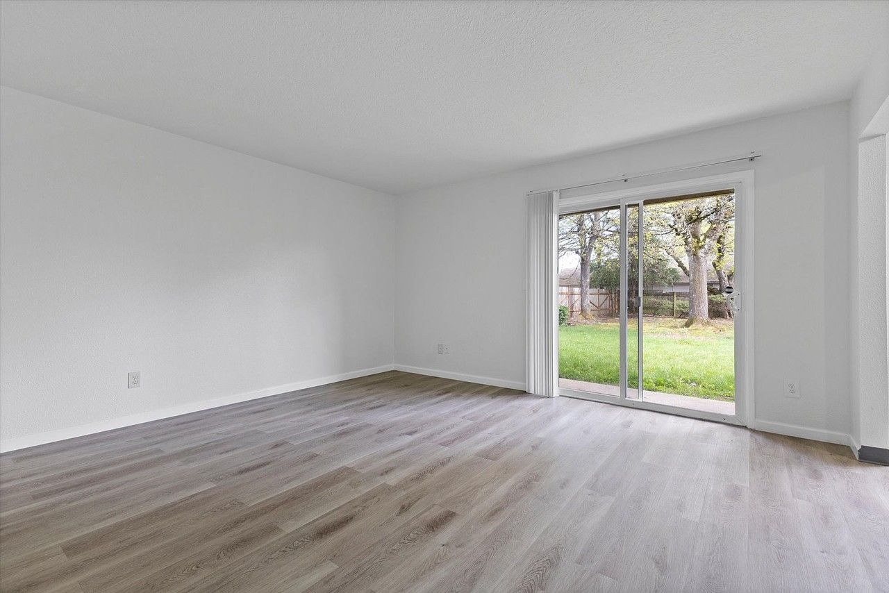 Walnut Terrace - Photo 5 of 20