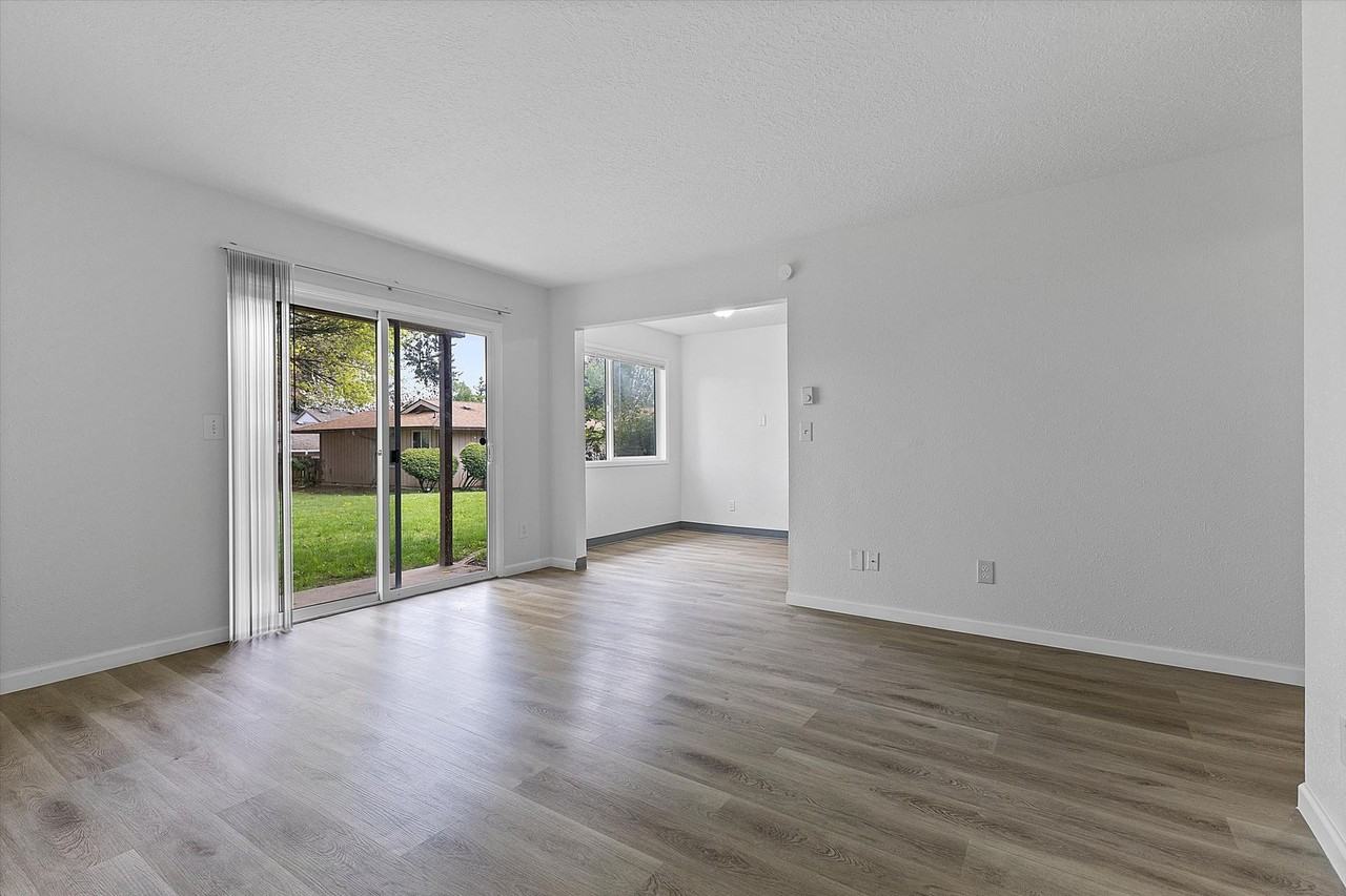 Walnut Terrace - Photo 6 of 20