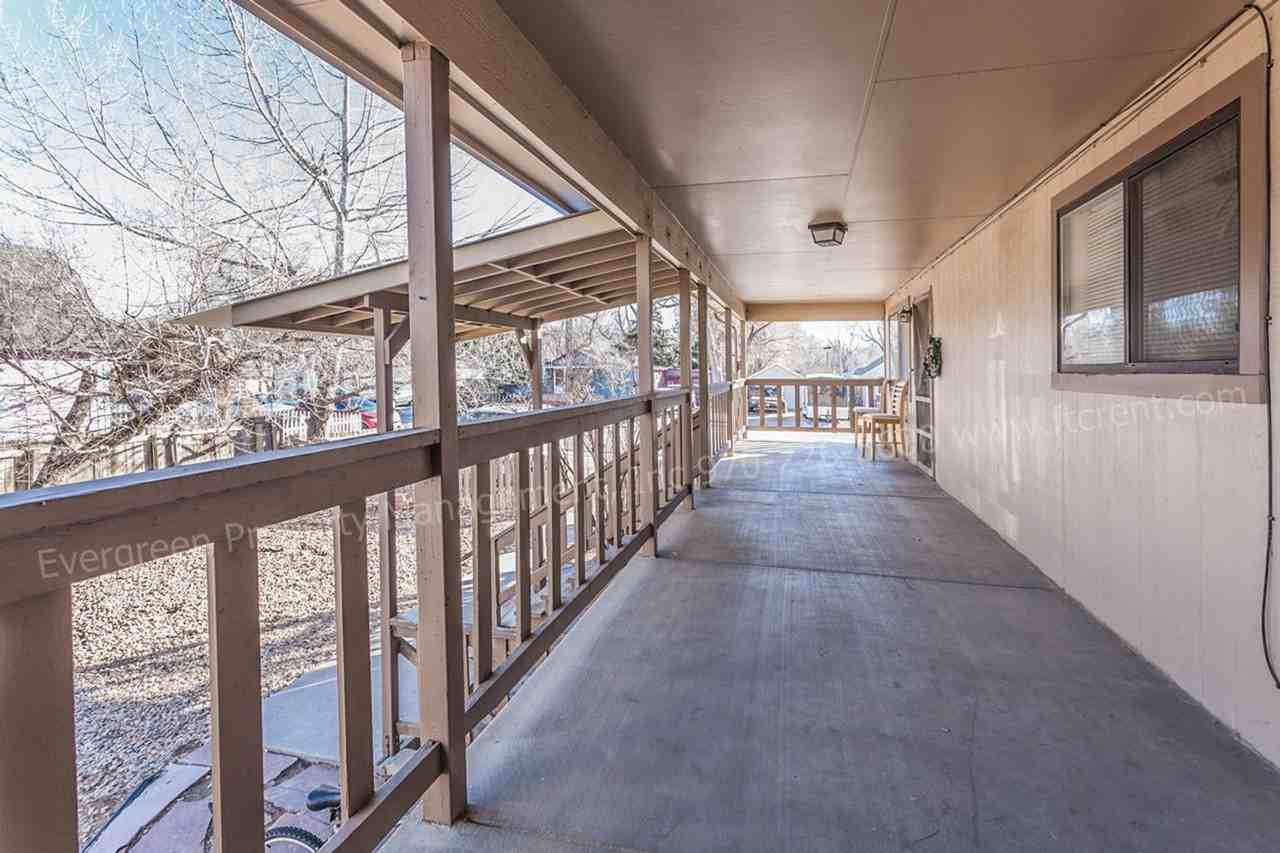 1244 Maple St - Photo 4 of 19