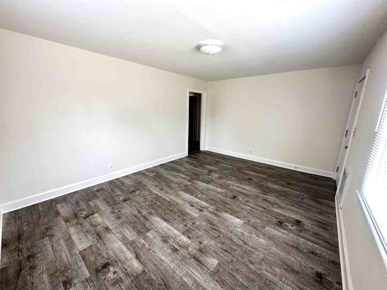 1227 Daniel St - Photo 6 of 19