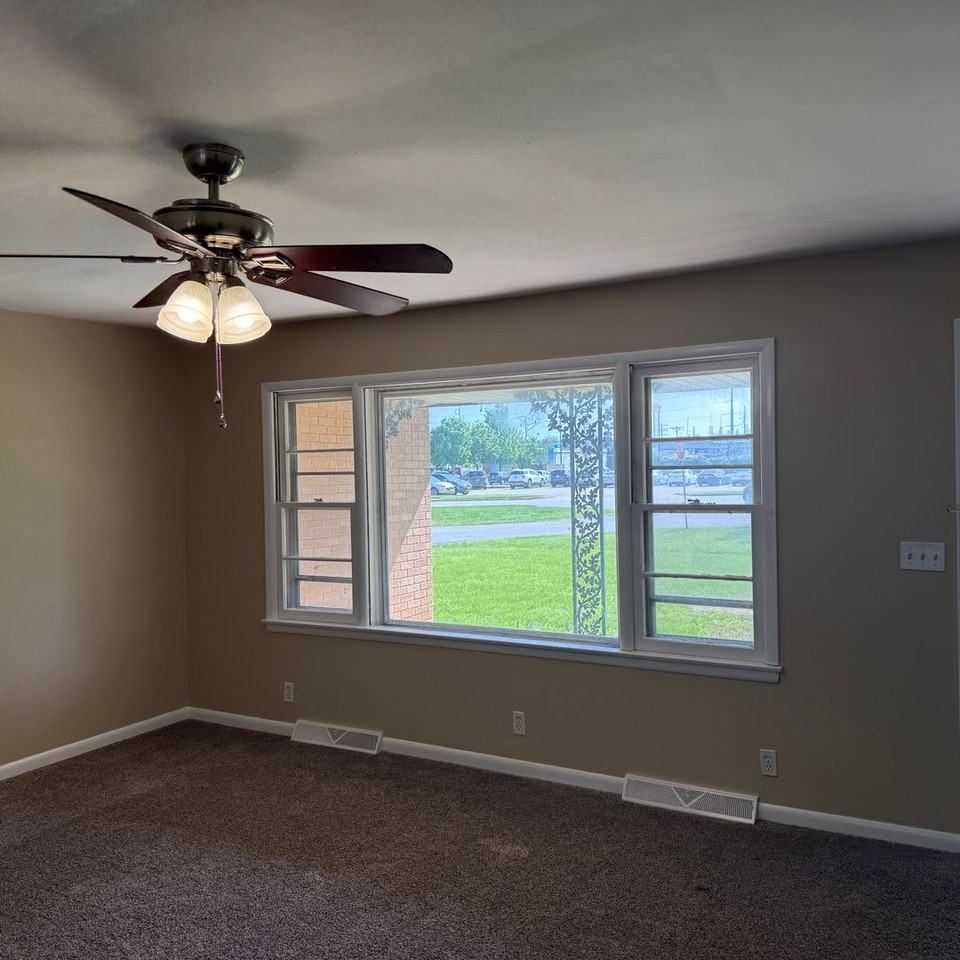 1905 S Linden Ave - Photo 3 of 21