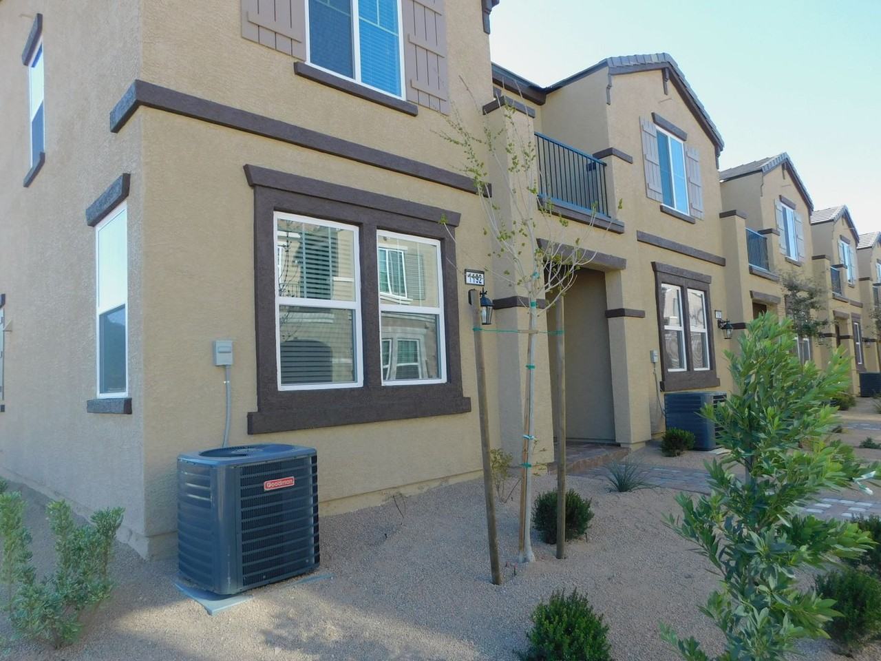 1192 Mission View Ct - Photo 3 of 32