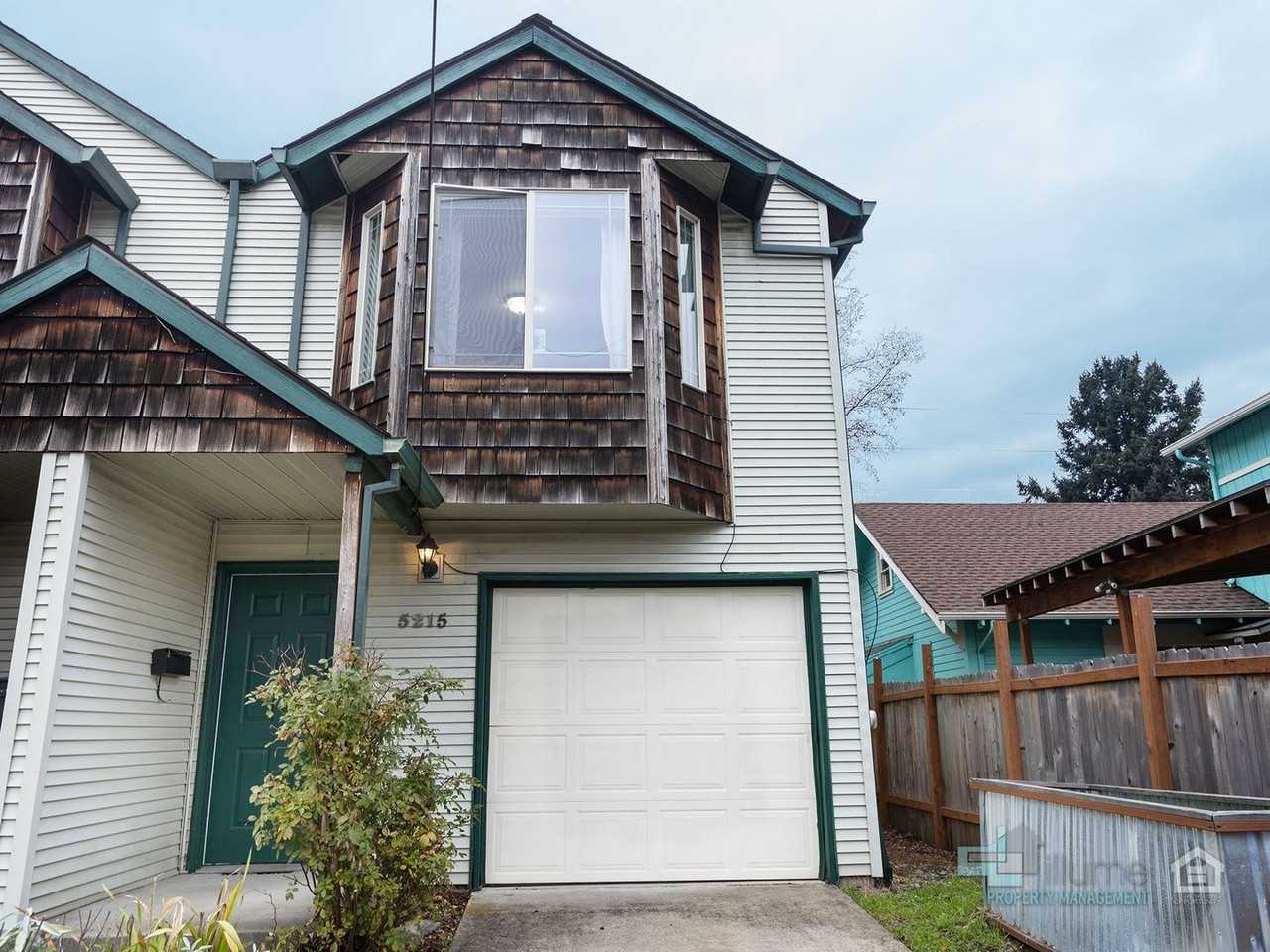 5215 Se Pardee St - Photo 4 of 37
