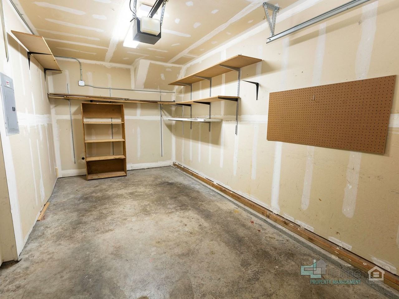 5215 Se Pardee St - Photo 7 of 37