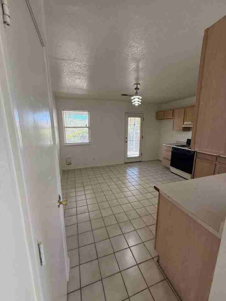 629 Santa Fe Meadows Dr Ne - Photo 3 of 12