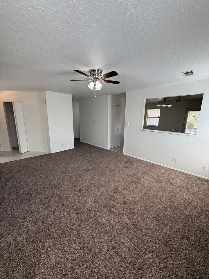 629 Santa Fe Meadows Dr Ne - Photo 4 of 12