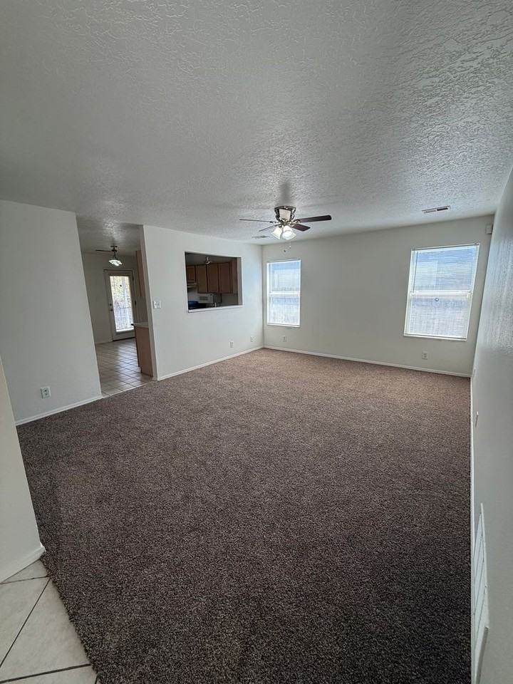 629 Santa Fe Meadows Dr Ne - Photo 5 of 12