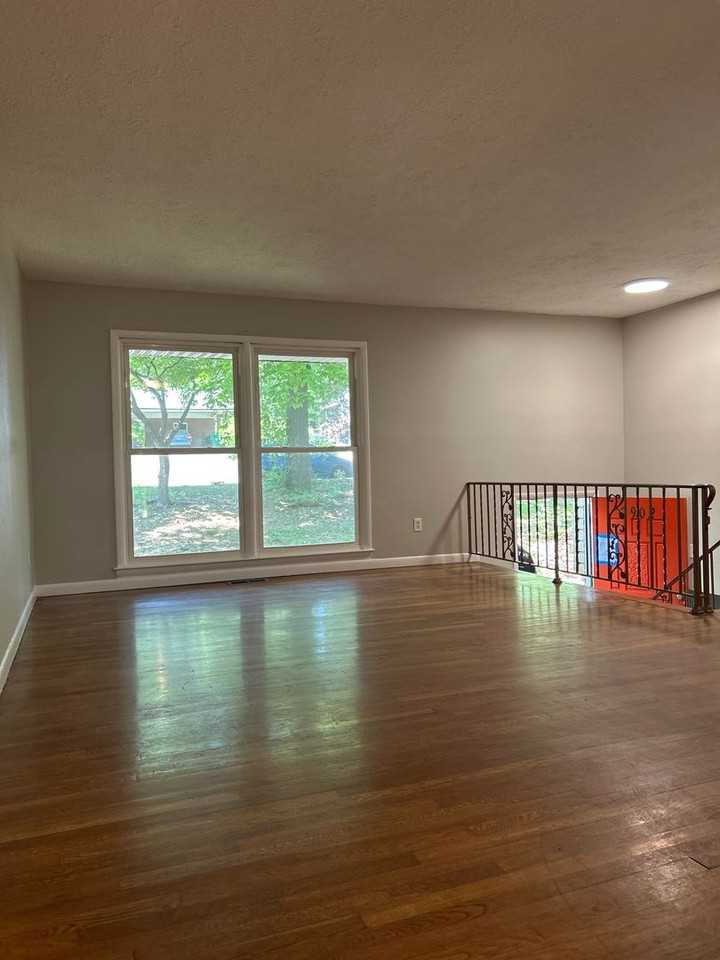 2902 Norgate Ct - Photo 2 of 6