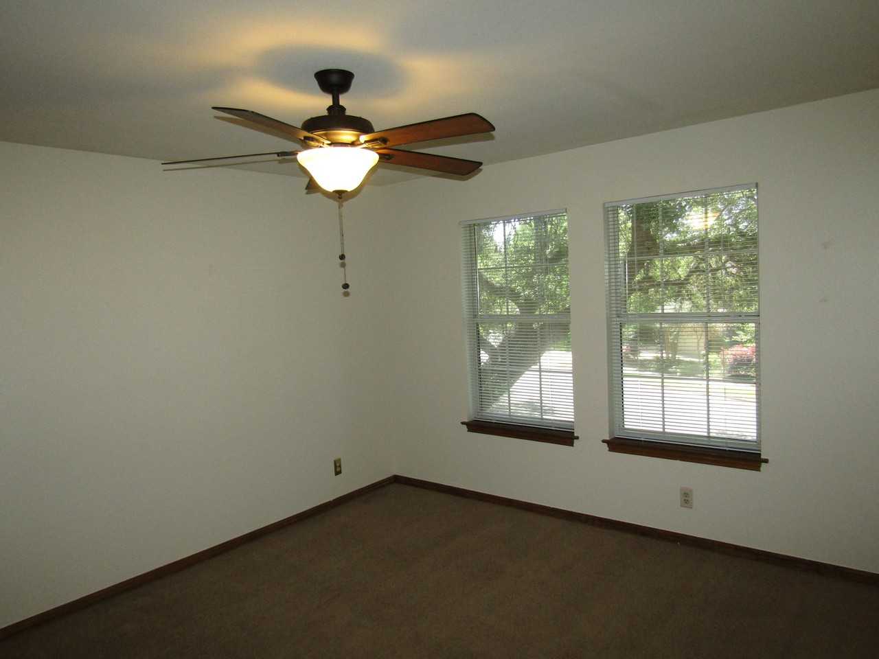 6106 John Chisum Ln - Photo 7 of 44