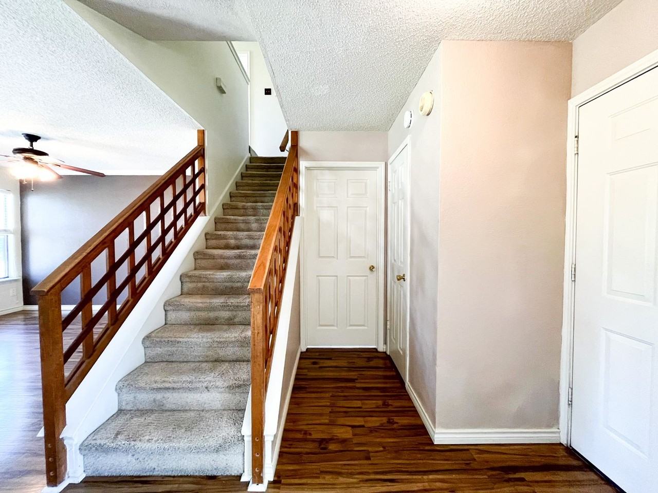 2512 Schulze Dr - Photo 4 of 47