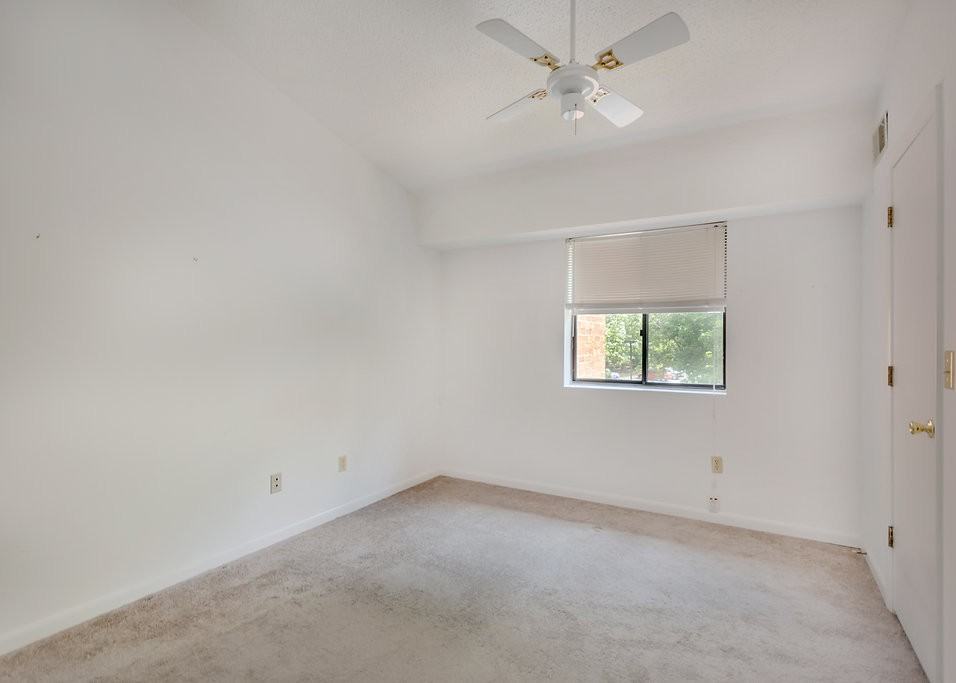 112 Turtle Creek Rd - Photo 3 of 17