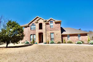 featured image of 2529 Elk Hollow Ln