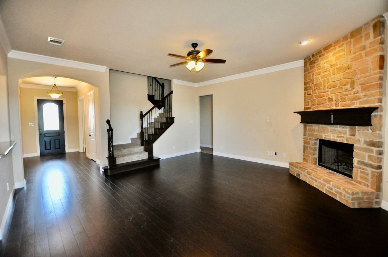 2529 Elk Hollow Ln - Photo 3 of 16