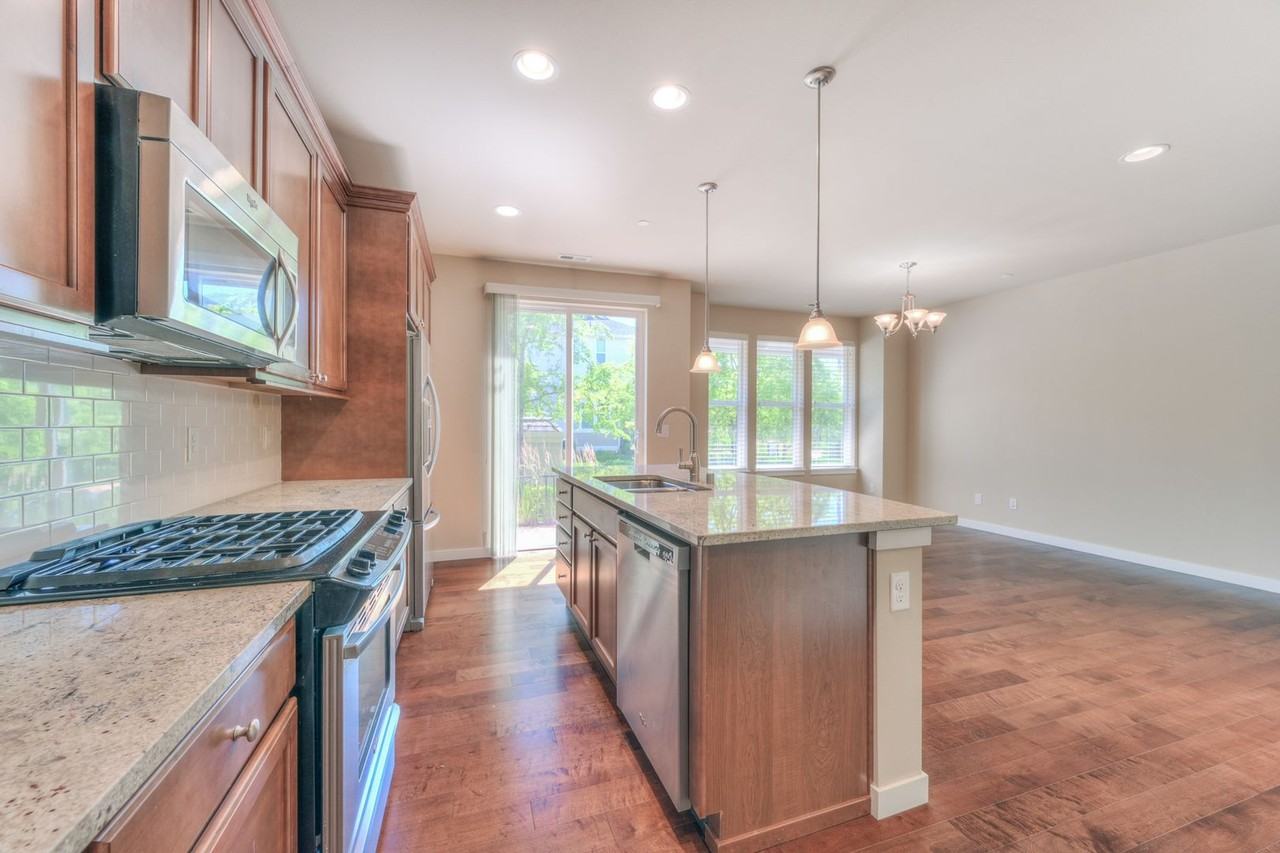 1380 Ne Hickory Ln - Photo 5 of 23