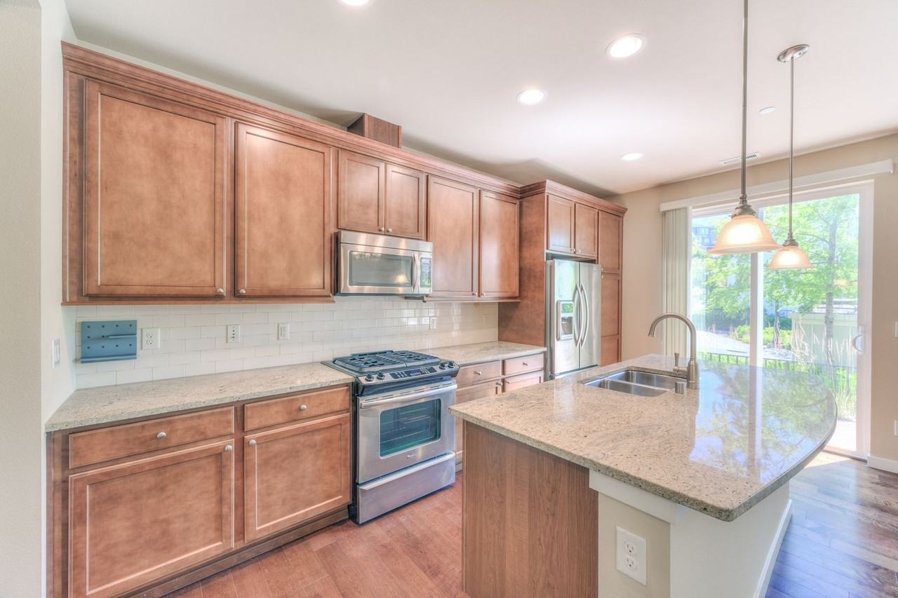1380 Ne Hickory Ln - Photo 6 of 23