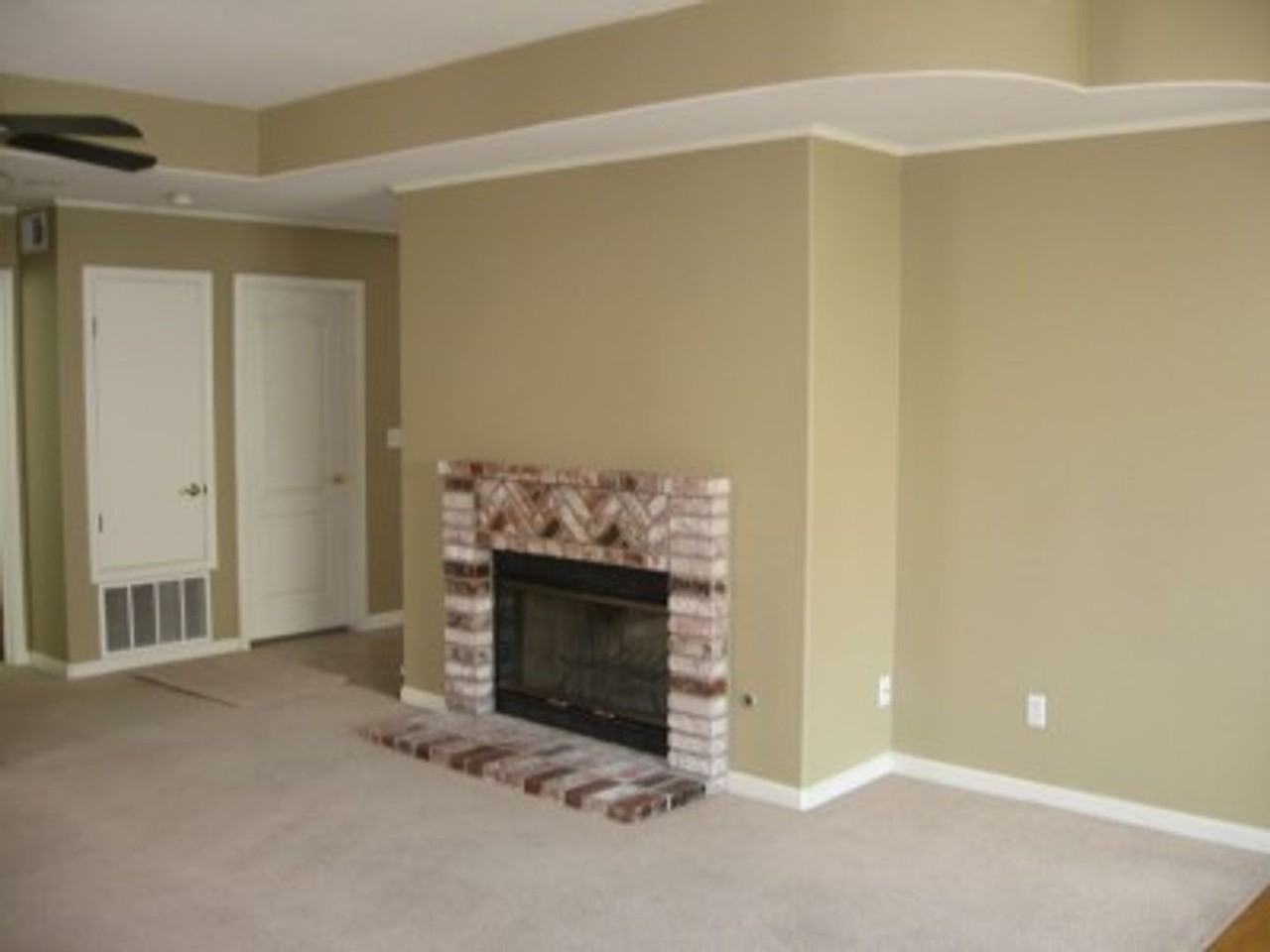 2315 Redington Dr - Photo 6 of 9