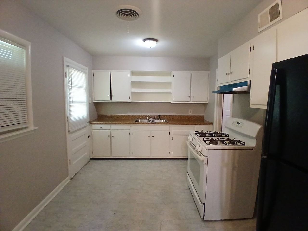 1787 S Perkins Rd - Photo 4 of 11