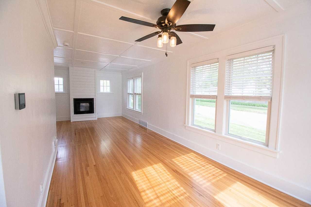 801 6th Ave Sw - Photo 5 of 26