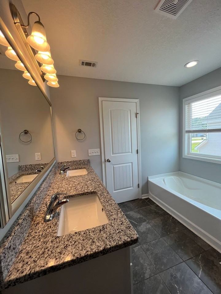 1338 Talmadge Rd - Photo 5 of 25
