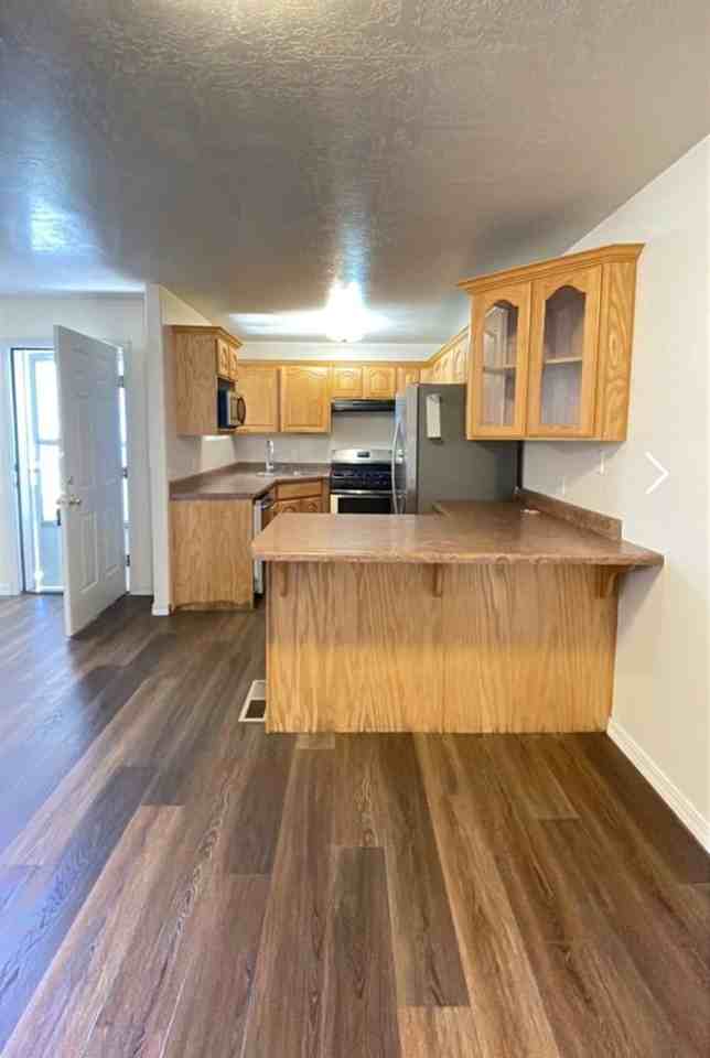 206 E 820 S - Photo 3 of 19