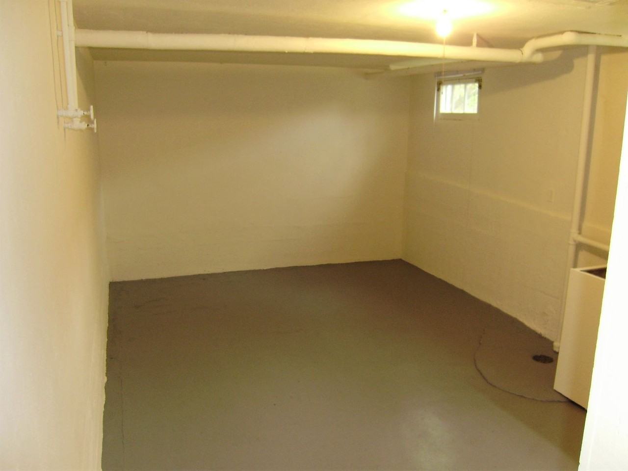 111 E Roanoke St - Photo 7 of 7