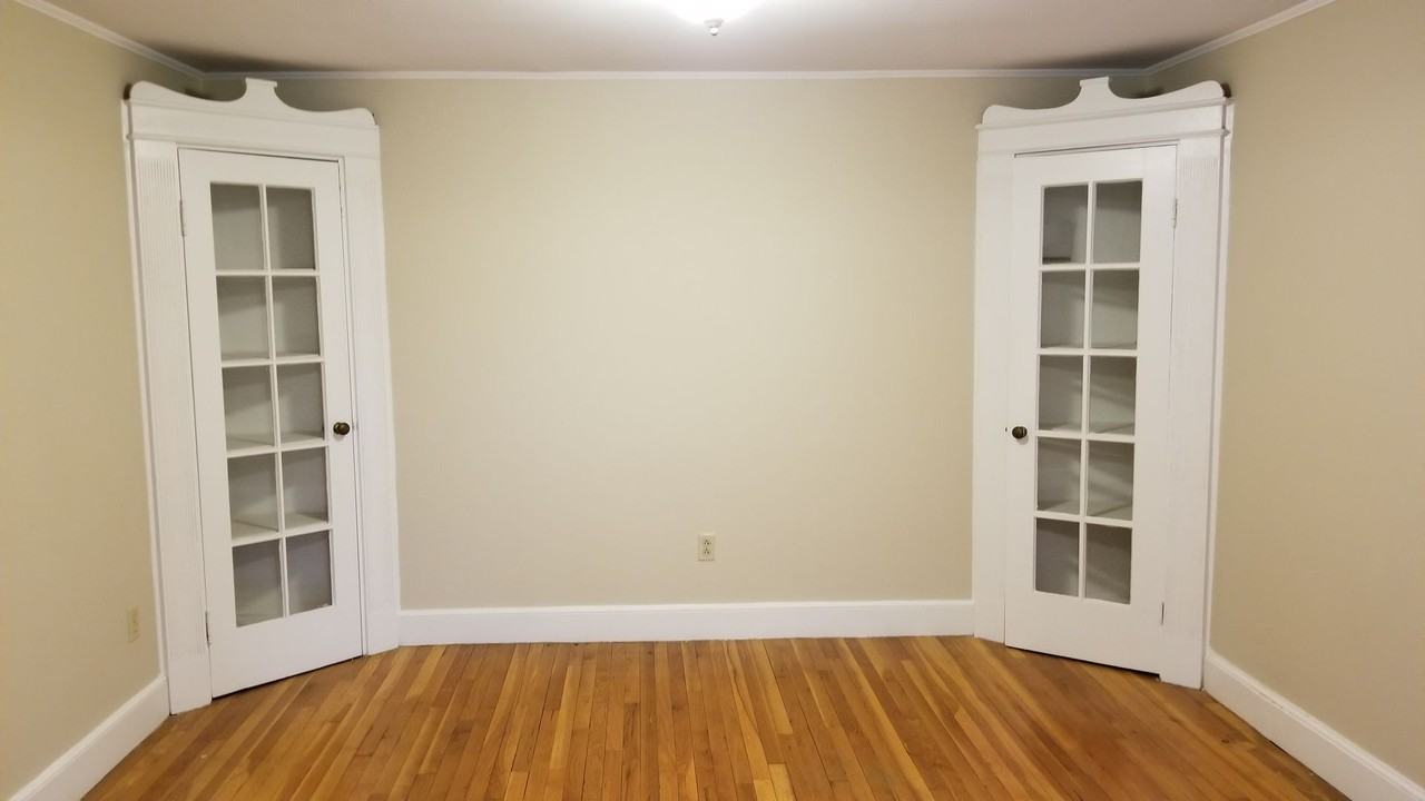 1038 Union St - Photo 2 of 8