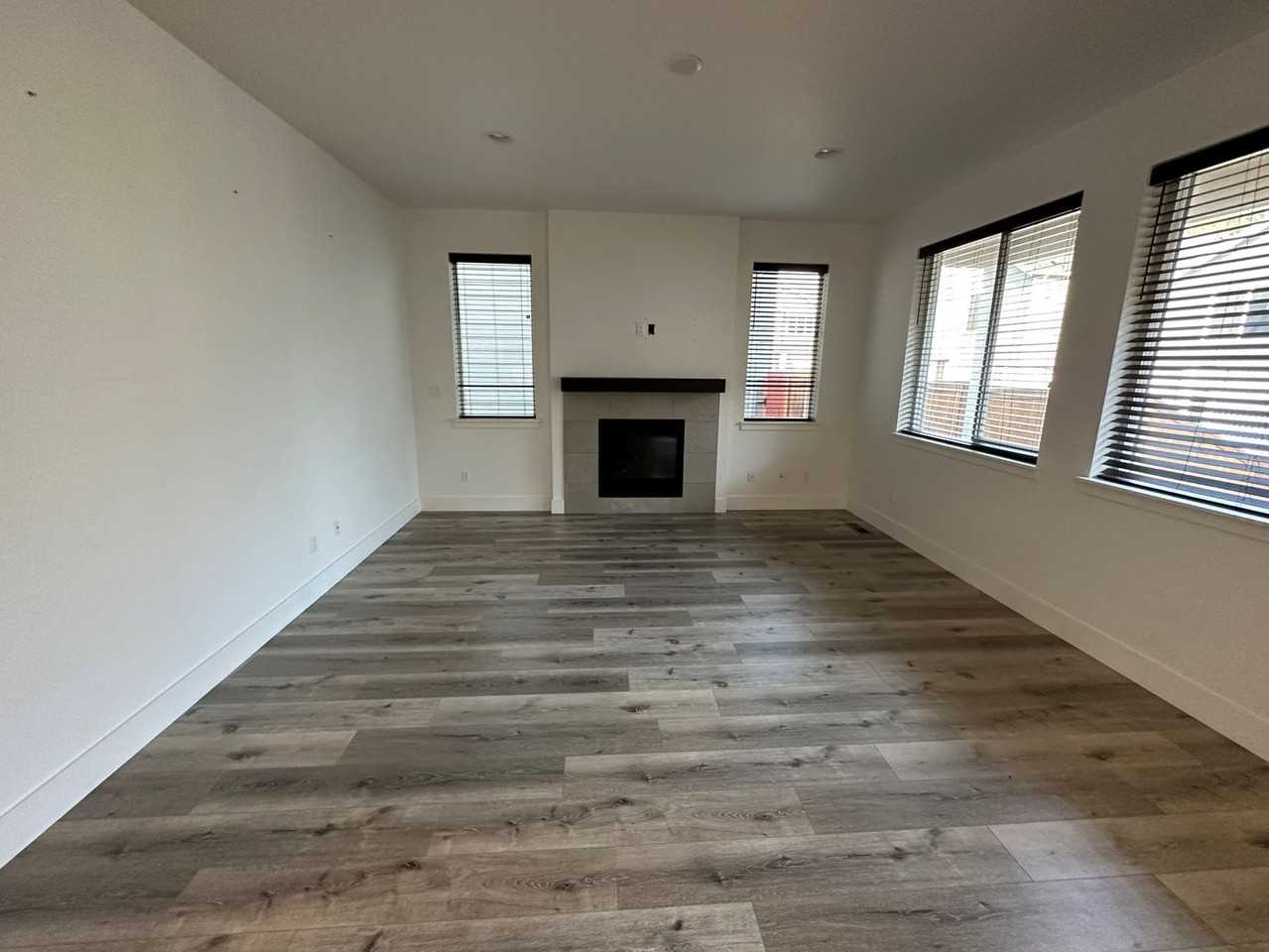 968 Sw 213th Ave - Photo 2 of 18