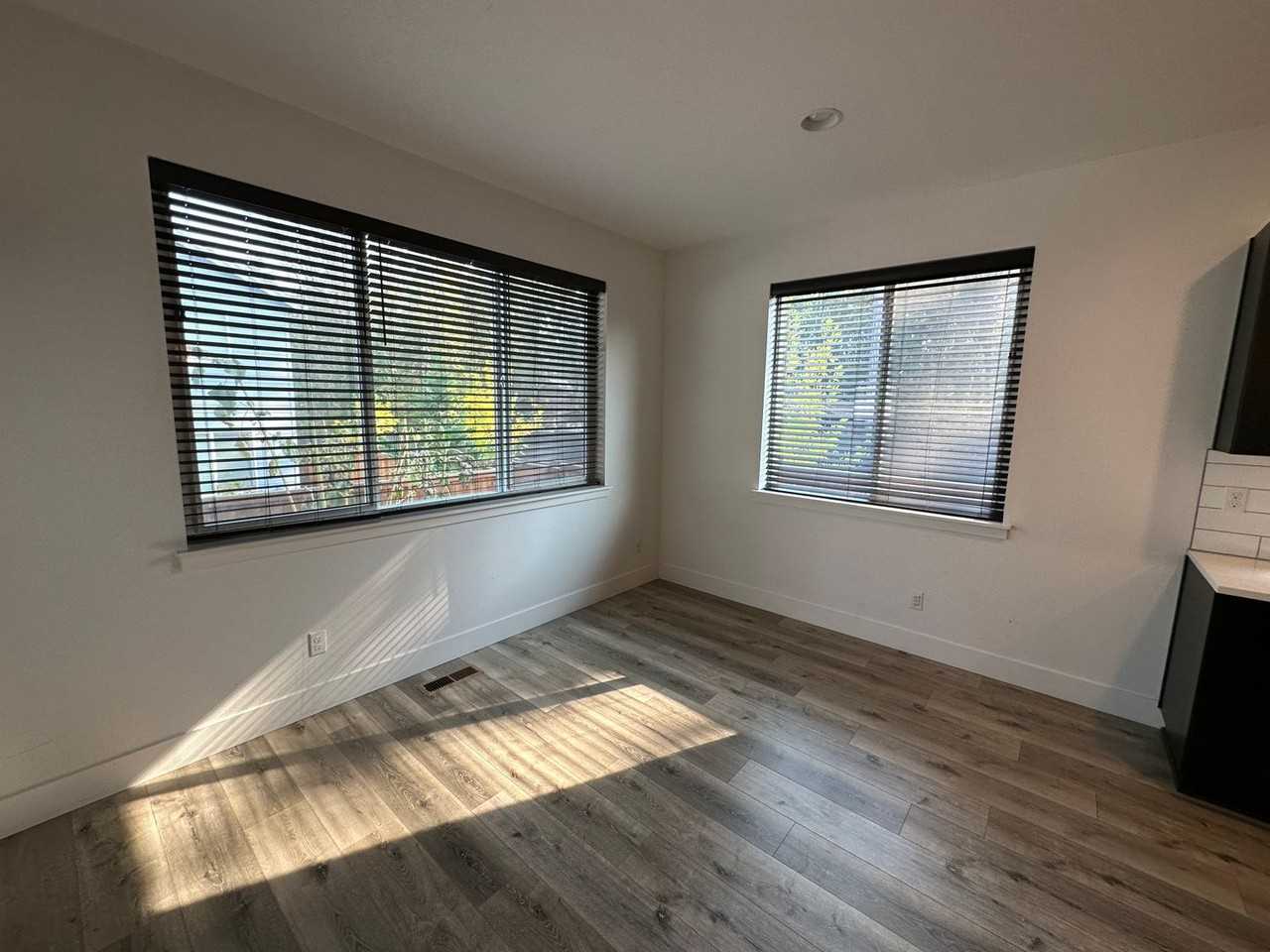 968 Sw 213th Ave - Photo 3 of 18