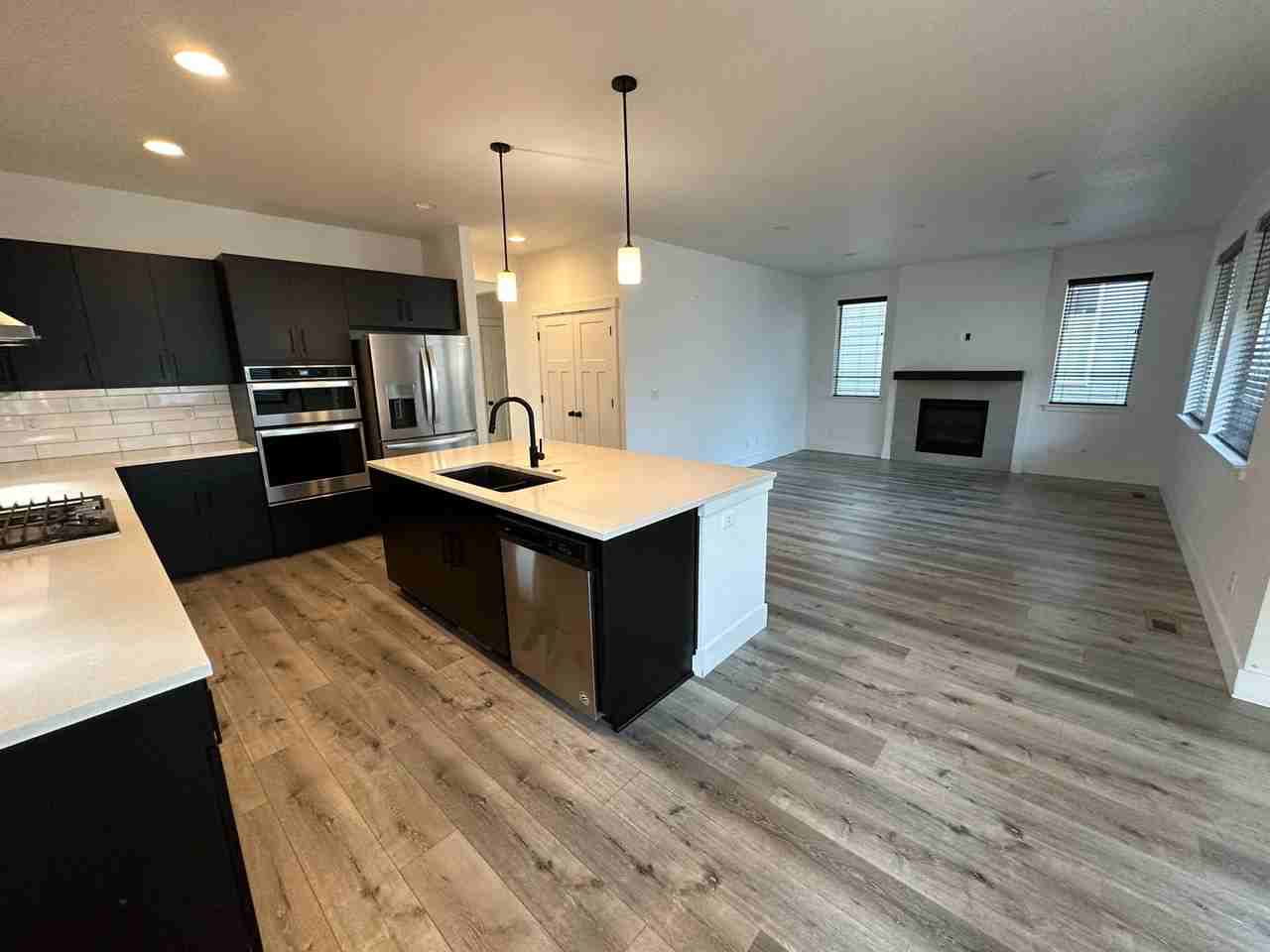 968 Sw 213th Ave - Photo 4 of 18
