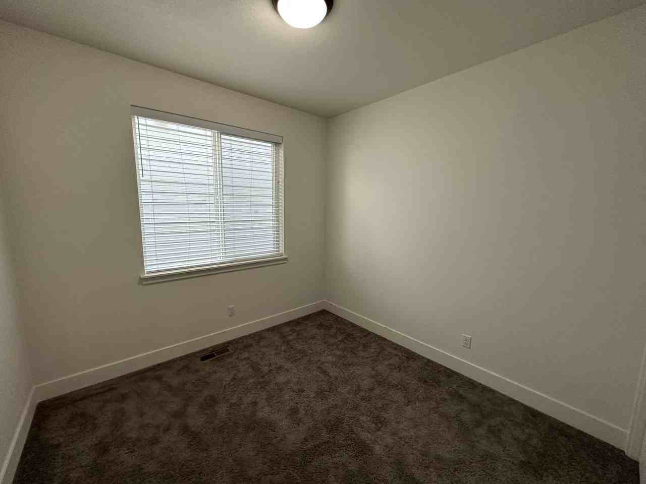 968 Sw 213th Ave - Photo 6 of 18