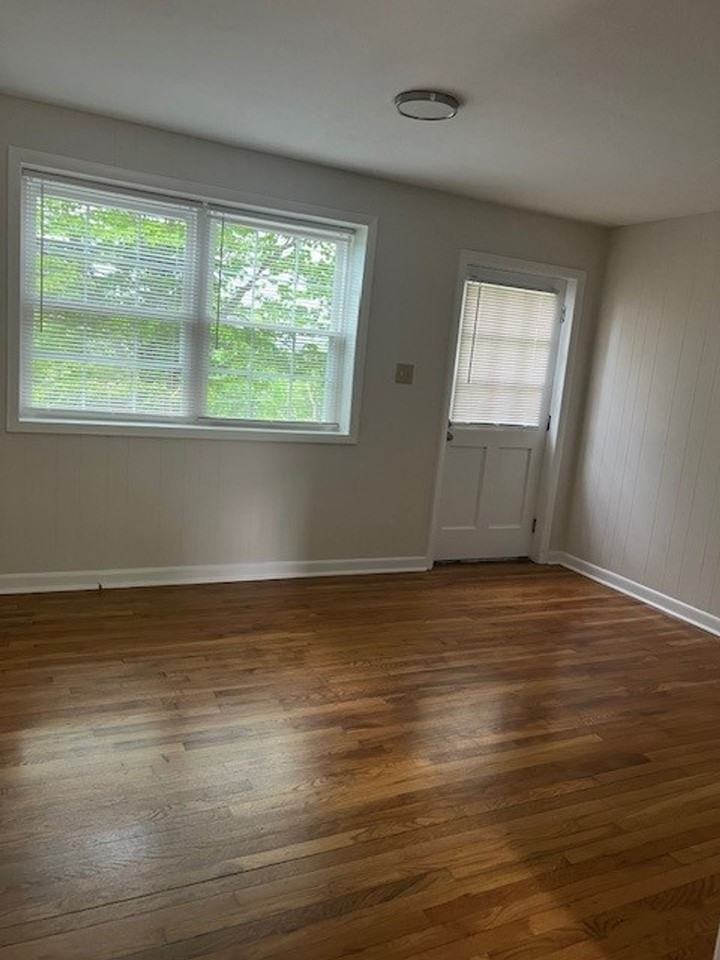 1401 Scenic Heights - Photo 3 of 4