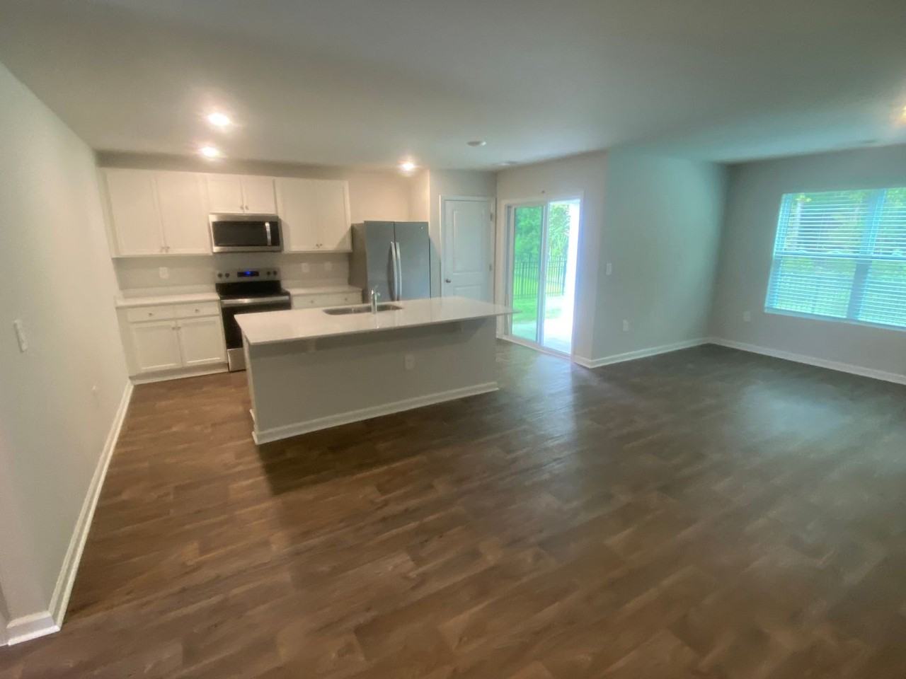 190 Windsong Dr - Photo 4 of 13