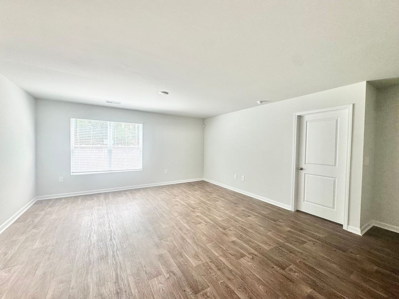 190 Windsong Dr - Photo 6 of 13