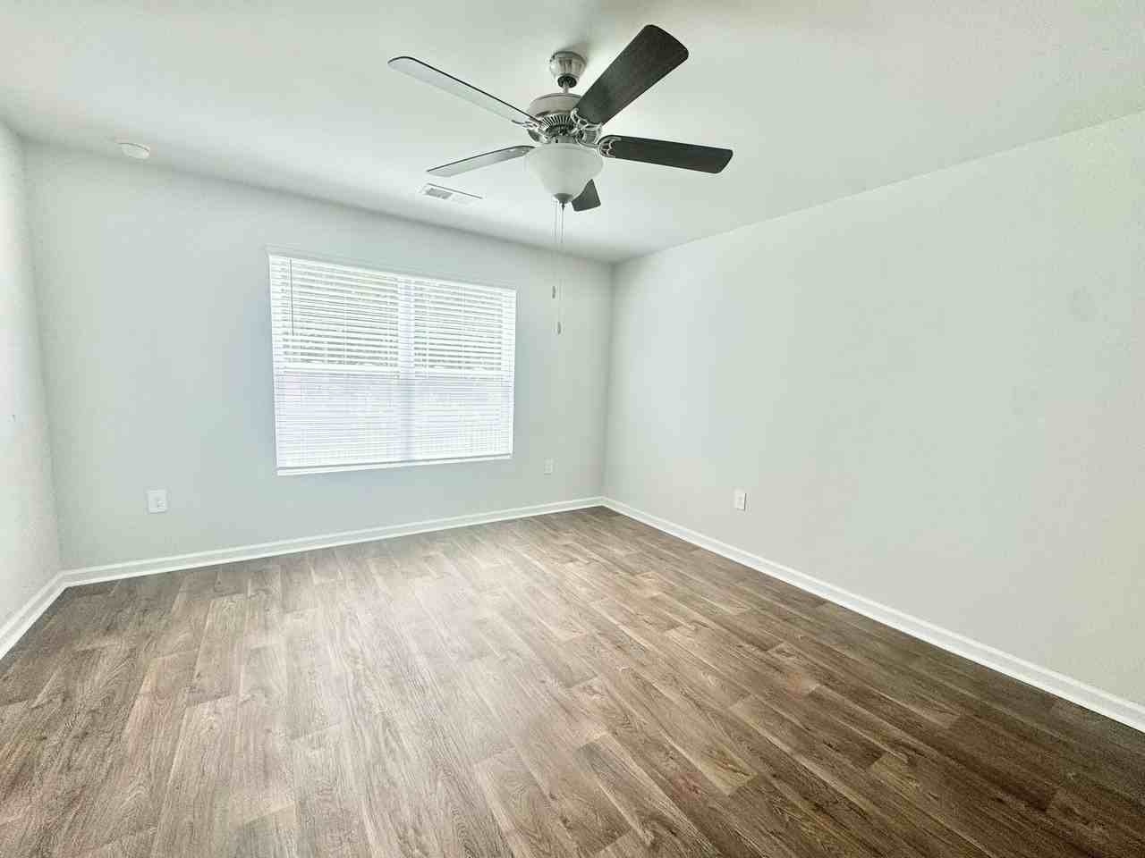 190 Windsong Dr - Photo 7 of 13
