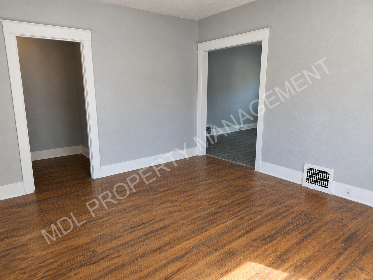 1108 W Holland Ave - Photo 2 of 6