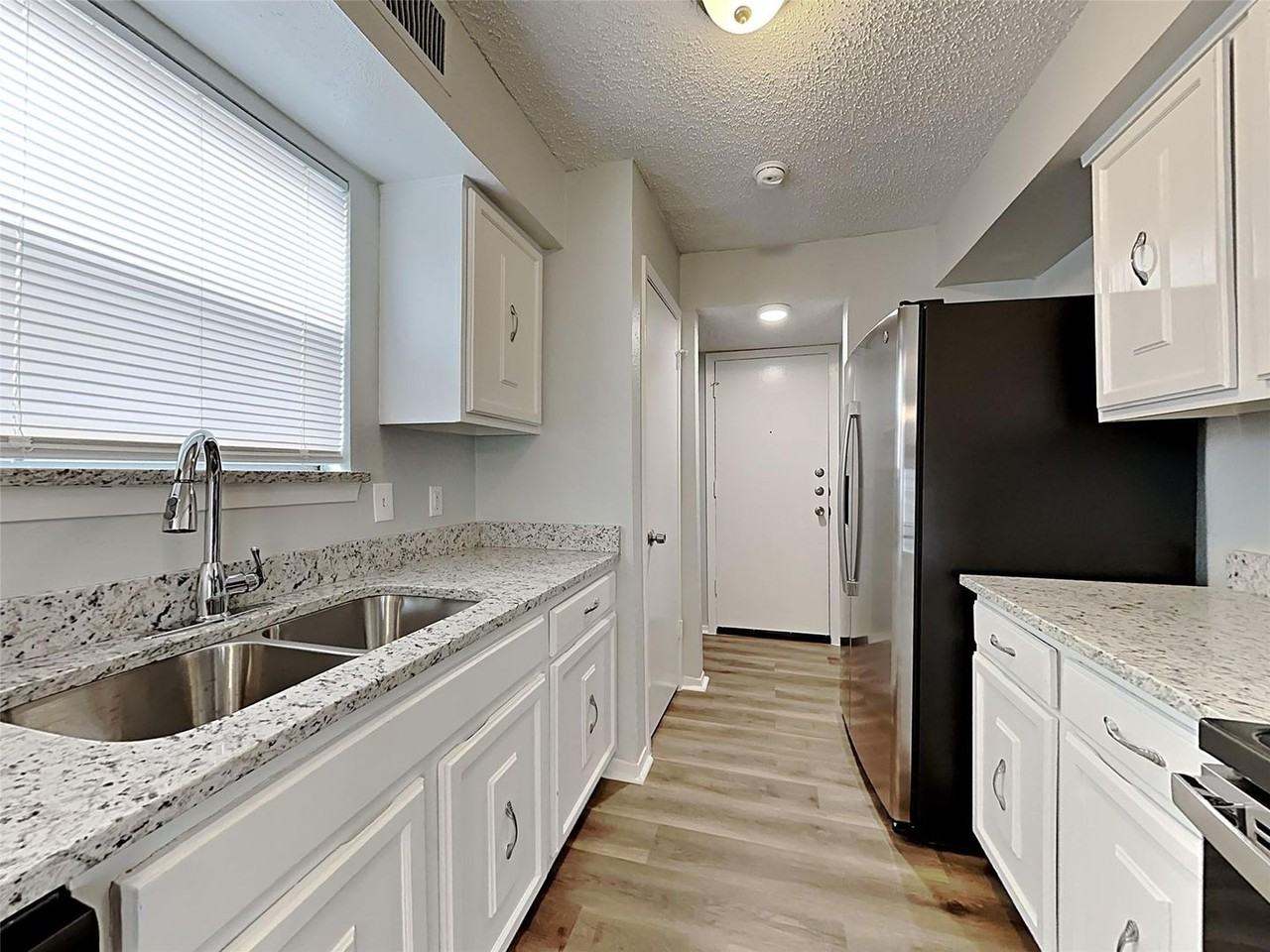 505 David Dr - Photo 4 of 17