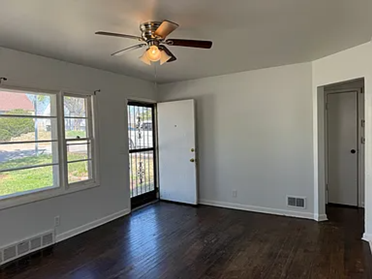 3941 Himebaugh Ave - Photo 3 of 15