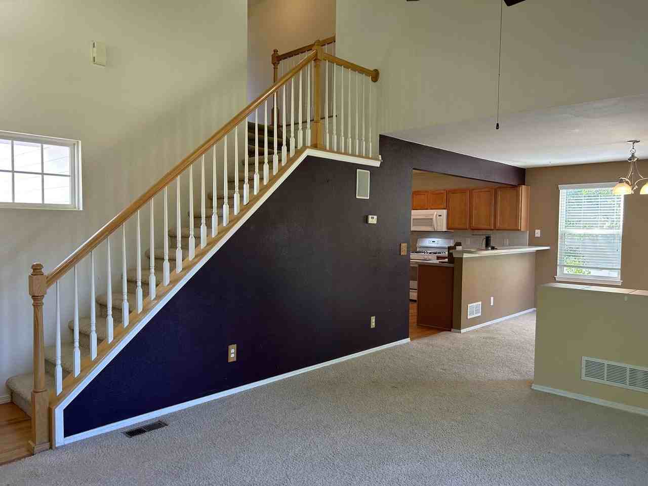 1332 Vinson St - Photo 3 of 13
